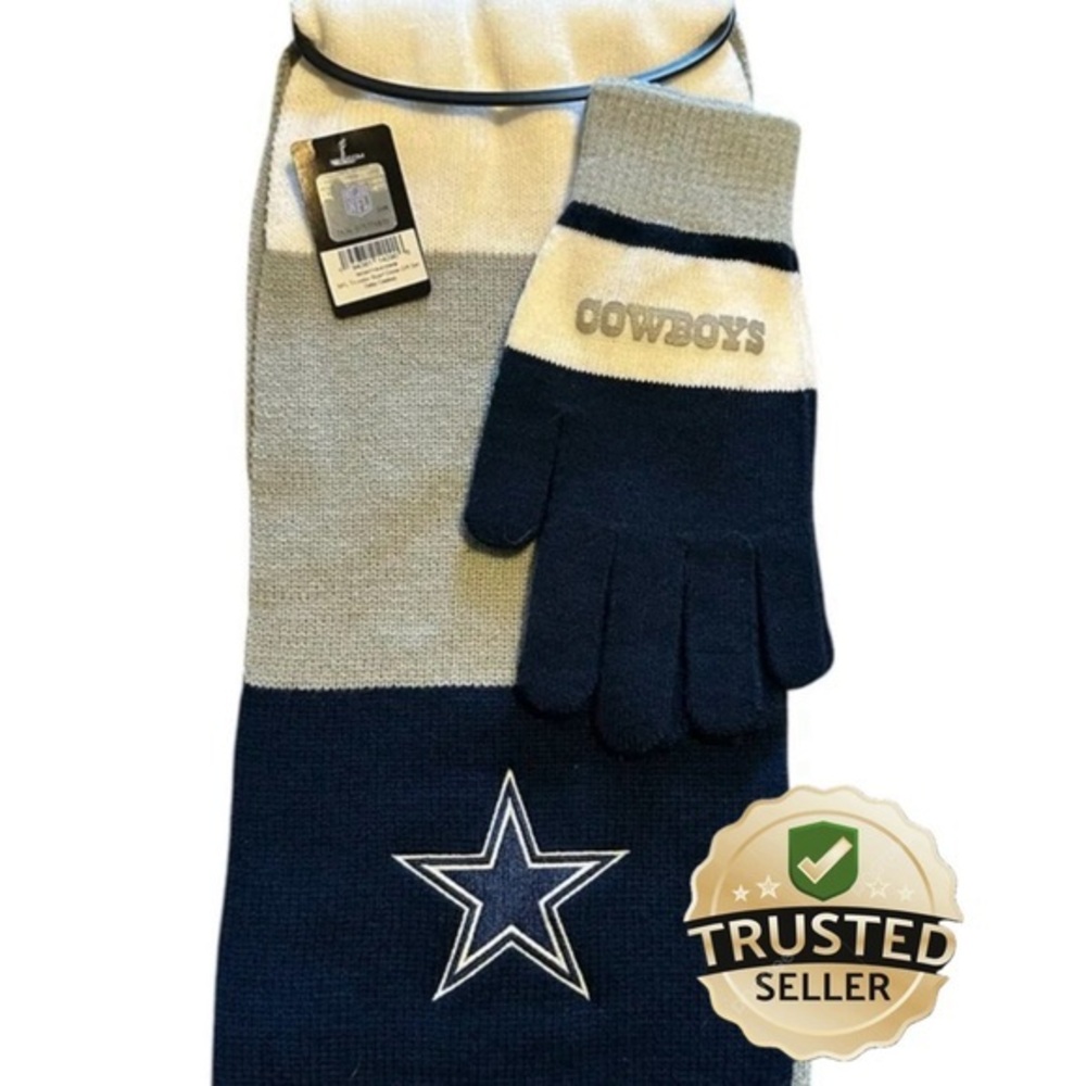 NEW NFL Navy and Gray Scarf and Gloves Set NWT